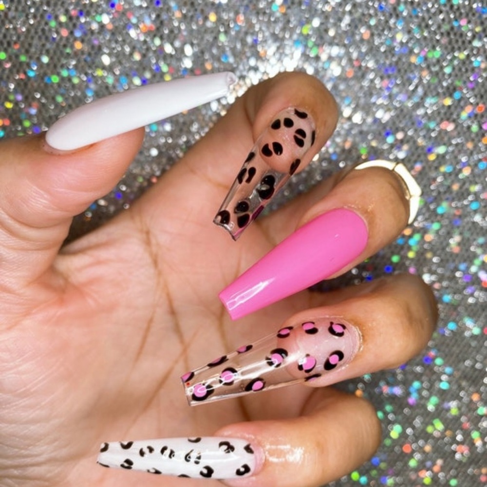 Press on nails